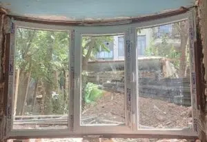 پنجره با خم سینوسی